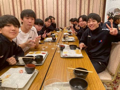 1765321558318-0 1765321558318-0